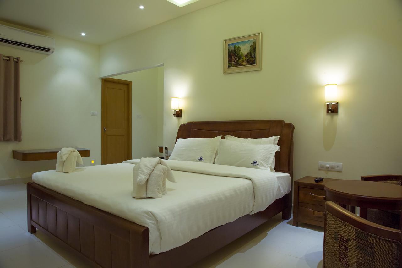The Grand White Palace Hotel Mayiladuthurai Buitenkant foto