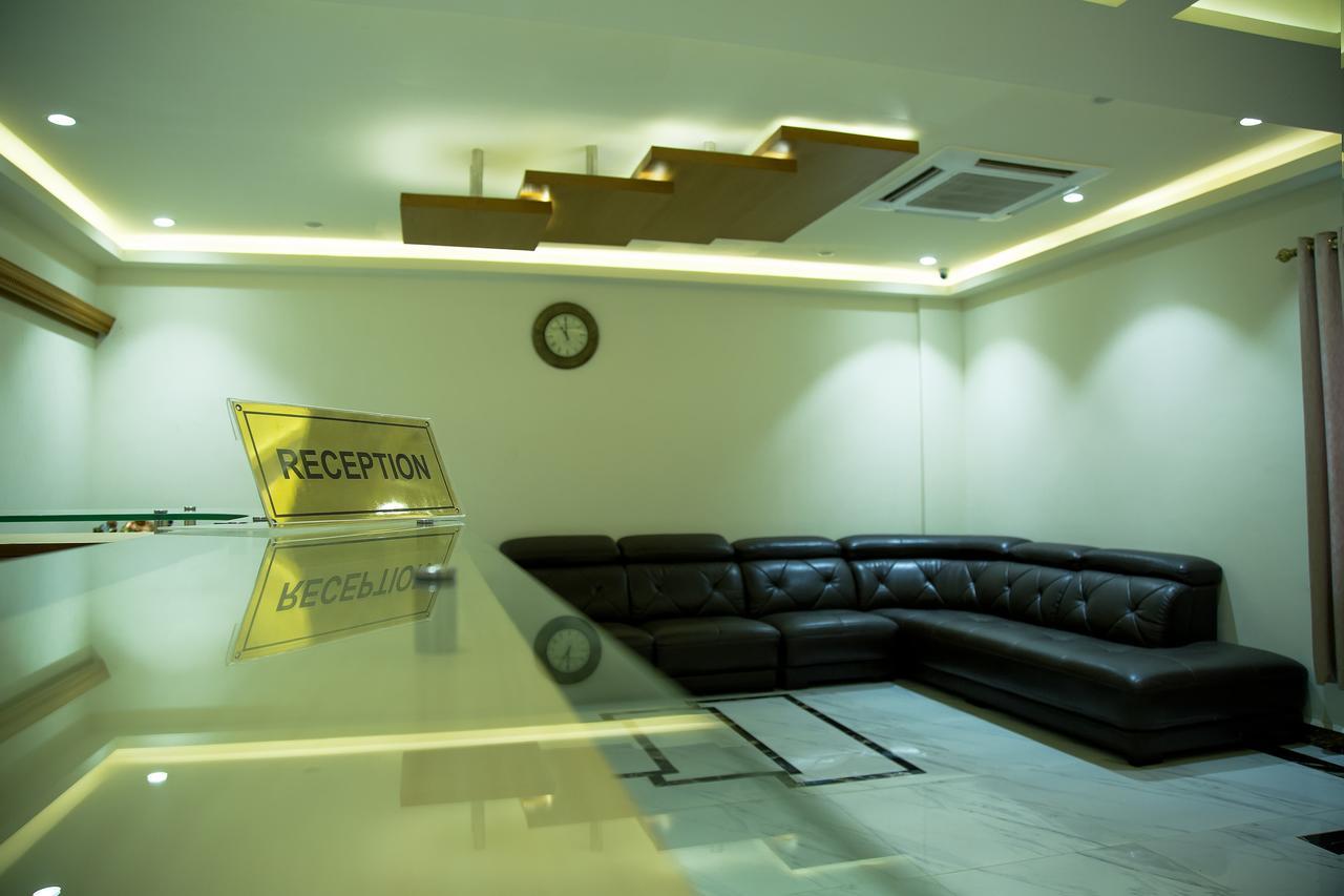 The Grand White Palace Hotel Mayiladuthurai Buitenkant foto